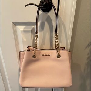 Michael kors purse!  Brand new!